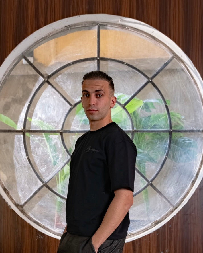 ORÝS ESSENTIAL BLACK T-SHIRT